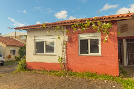 Casa de condomínio à venda com 124m², 3 quartos e 2 vagas Casa de condomínio à venda com 124m², 3 quartos e 2 vagasFachada