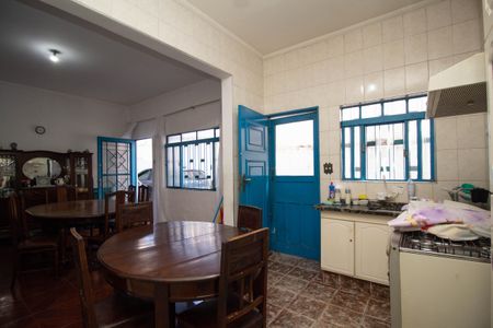 Casa à venda com 195m², 2 quartos e 3 vagas