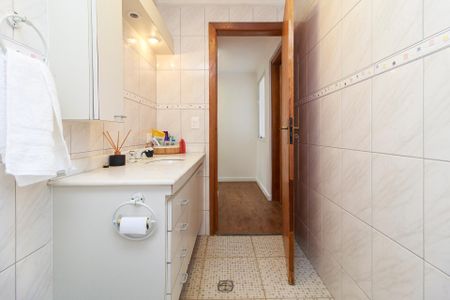 Casa à venda com 270m², 4 quartos e 2 vagasBanheiro 3