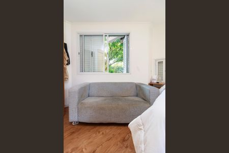 Casa à venda com 270m², 4 quartos e 2 vagasSuíte 1