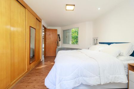 Casa à venda com 270m², 4 quartos e 2 vagasSuíte 1