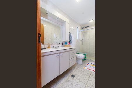 Casa à venda com 270m², 4 quartos e 2 vagasSuíte 2 - Banheiro