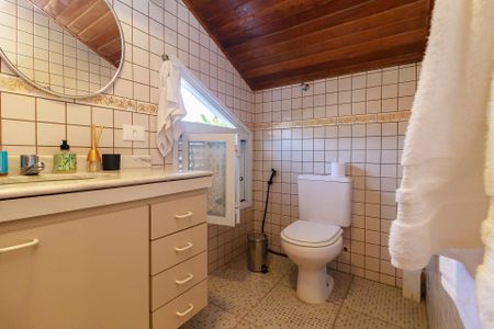 Casa à venda com 270m², 4 quartos e 2 vagasSuíte 4 - Banheiro