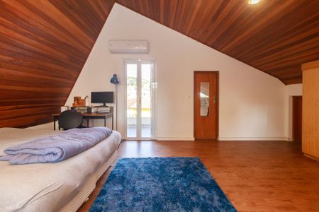 Casa à venda com 270m², 4 quartos e 2 vagasSuíte 4