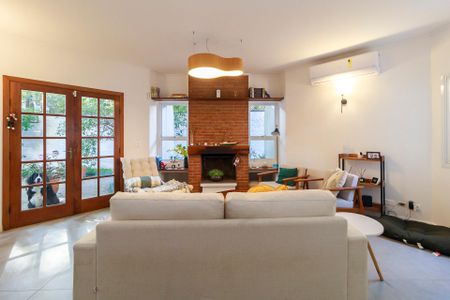Casa à venda com 270m², 4 quartos e 2 vagasSala