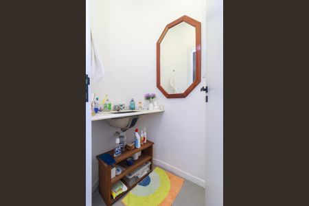 Casa à venda com 270m², 4 quartos e 2 vagasLavabo