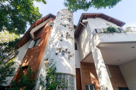 Casa à venda com 270m², 4 quartos e 2 vagasFachada