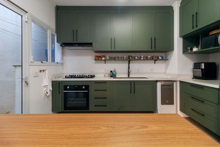 Casa à venda com 270m², 4 quartos e 2 vagasCozinha