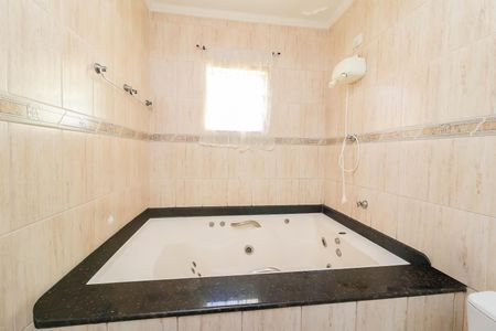 Casa à venda com 280m², 3 quartos e 3 vagasBanheiro da Suíte 1