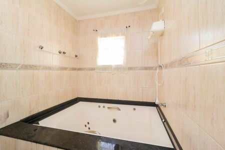 Casa à venda com 280m², 3 quartos e 3 vagasBanheiro da Suíte 1