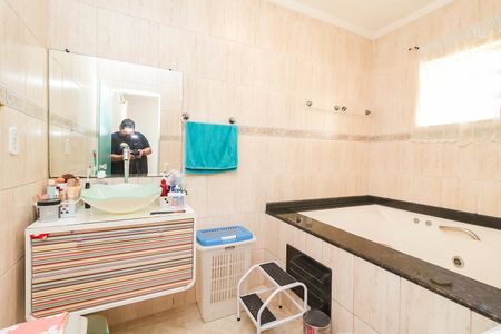 Casa à venda com 280m², 3 quartos e 3 vagasBanheiro da Suíte 1