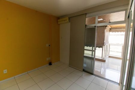 Apartamento à venda com 150m², 3 quartos e 2 vagasSuíte 