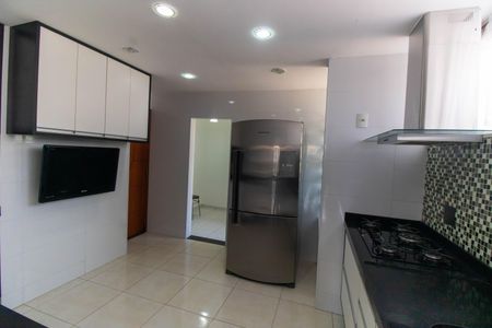 Apartamento à venda com 150m², 3 quartos e 2 vagasCozinha