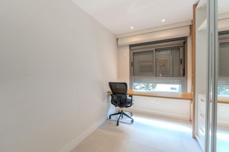 Quarto 1 de apartamento à venda com 2 quartos, 70m² em Jardins, São Paulo