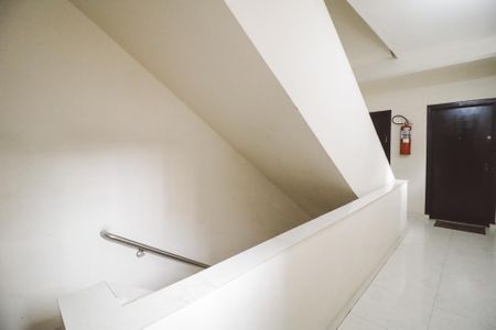 Apartamento para alugar com 50m², 2 quartos e sem vagaEscada