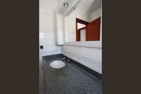 Casa à venda com 151m², 3 quartos e 2 vagasBanheiro da Suíte