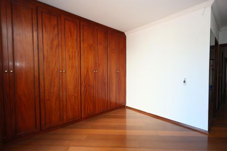 Casa à venda com 151m², 3 quartos e 2 vagassuíte