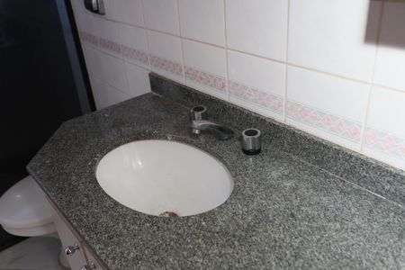 Casa à venda com 151m², 3 quartos e 2 vagasBanheiro