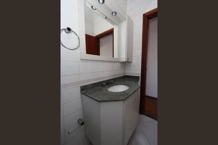 Casa à venda com 151m², 3 quartos e 2 vagasBanheiro