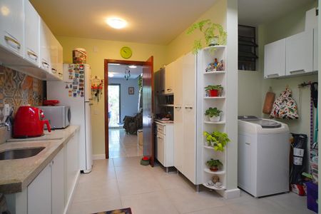 Cozinha  de casa à venda com 2 quartos, 94m² em Morro Santana, Porto Alegre