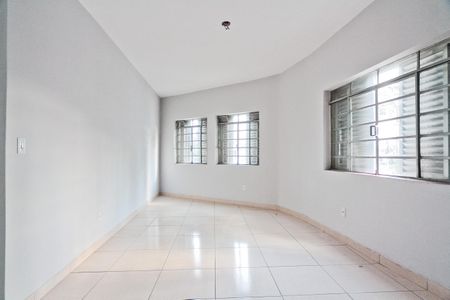 Casa para alugar com 3 quartos, 250m² em Jardim Libano, São Paulo