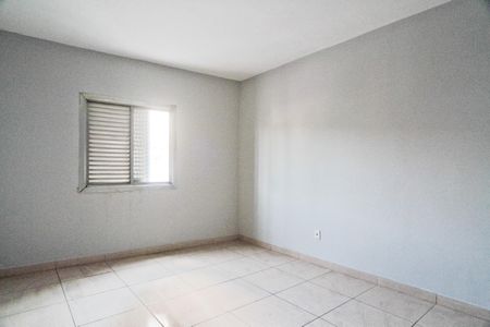 Casa para alugar com 3 quartos, 250m² em Jardim Libano, São Paulo