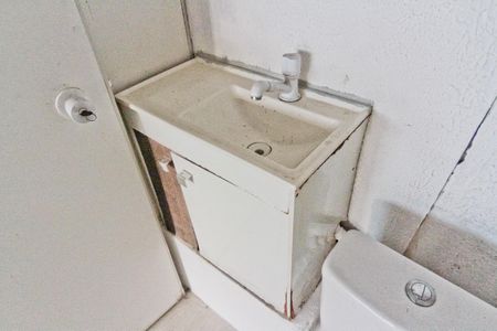 Lavabo de casa para alugar com 3 quartos, 250m² em Jardim Libano, São Paulo