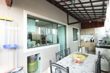 Casa à venda com 160m², 3 quartos e 2 vagasVaranda gourmet