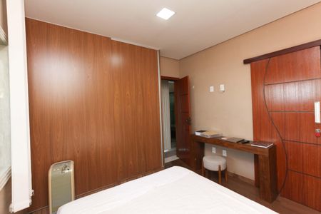 Casa à venda com 160m², 3 quartos e 2 vagasSuite