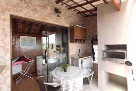 Casa à venda com 160m², 3 quartos e 2 vagasTerraço