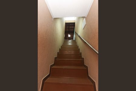 Casa à venda com 160m², 3 quartos e 2 vagasEscada terraço