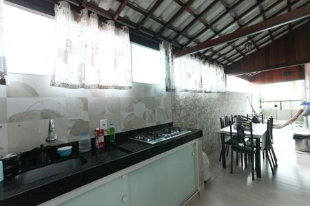 Casa à venda com 160m², 3 quartos e 2 vagasVaranda gourmet