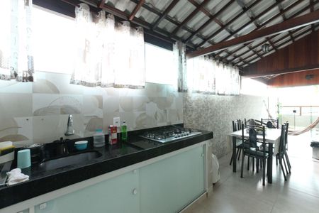 Casa à venda com 160m², 3 quartos e 2 vagasCozVaranda gourmet