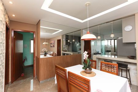 Casa à venda com 160m², 3 quartos e 2 vagasCopa