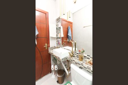 Casa à venda com 160m², 3 quartos e 2 vagasBanheiro Social