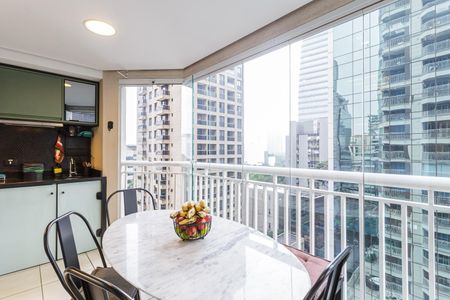 Apartamento à venda com 43m², 1 quarto e 1 vaga Apartamento à venda com 43m², 1 quarto e 1 vagaVaranda