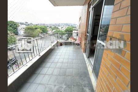 Apartamento à venda com 93m², 2 quartos e 1 vaga