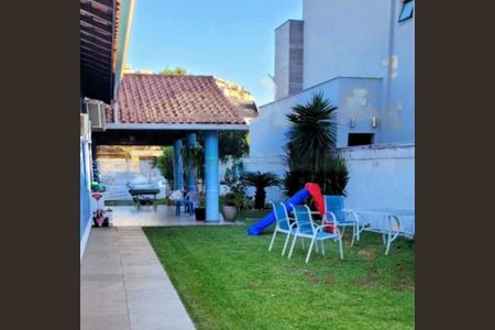 Casa de condomínio à venda com 350m², 4 quartos e 4 vagas