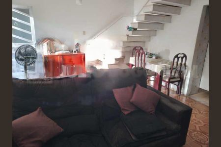 Casa de condomínio à venda com 69m², 3 quartos e 1 vaga