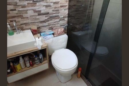 Casa de condomínio à venda com 69m², 3 quartos e 1 vaga