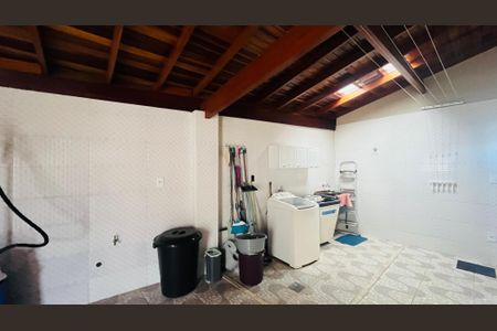 Casa à venda com 290m², 4 quartos e 5 vagas