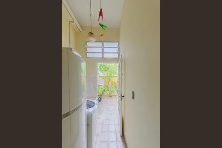 Casa à venda com 200m², 4 quartos e 1 vagaÁrea de Serviço