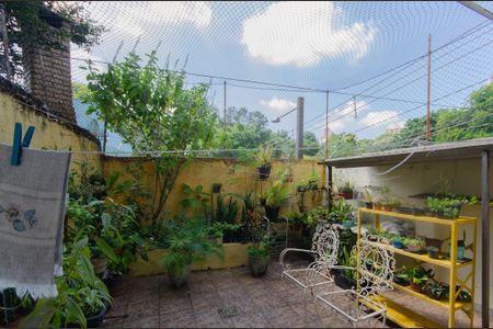 Casa à venda com 200m², 4 quartos e 1 vagaQuintal