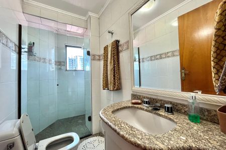 Apartamento à venda com 180m², 3 quartos e 2 vagasBanheiro da Suíte 1