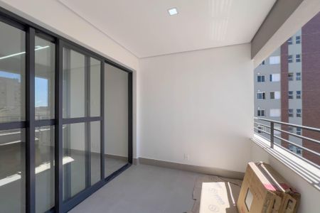 Studio à venda com 37m², 1 quarto e 1 vaga Studio à venda com 37m², 1 quarto e 1 vagaVaranda