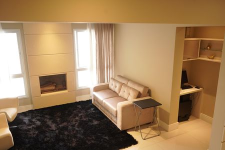 Apartamento para alugar com 242m², 4 quartos e 4 vagasSala