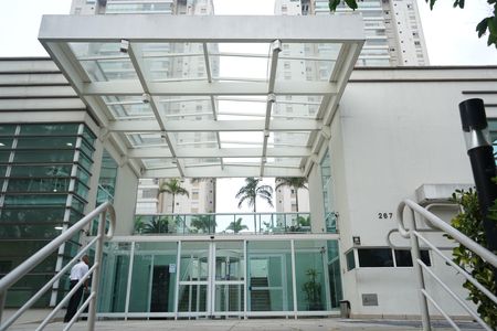 Apartamento para alugar com 242m², 4 quartos e 4 vagasFachada