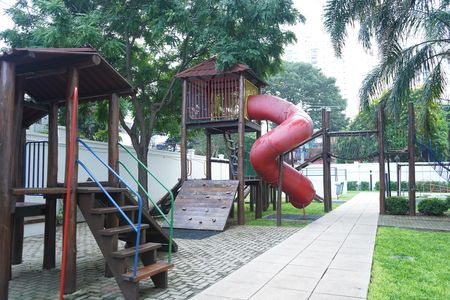 Apartamento para alugar com 242m², 4 quartos e 4 vagasÁrea comum - Playground