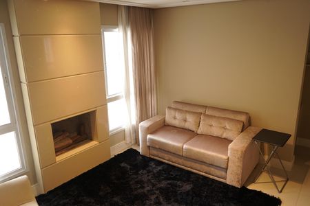 Apartamento para alugar com 242m², 4 quartos e 4 vagasSala