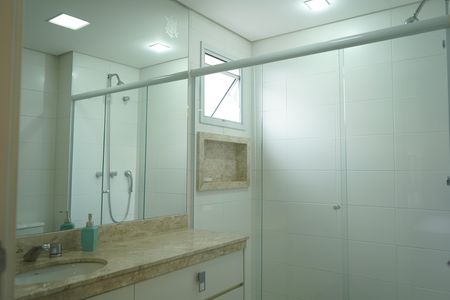 Apartamento para alugar com 242m², 4 quartos e 4 vagasBanheiro da Suíte 1